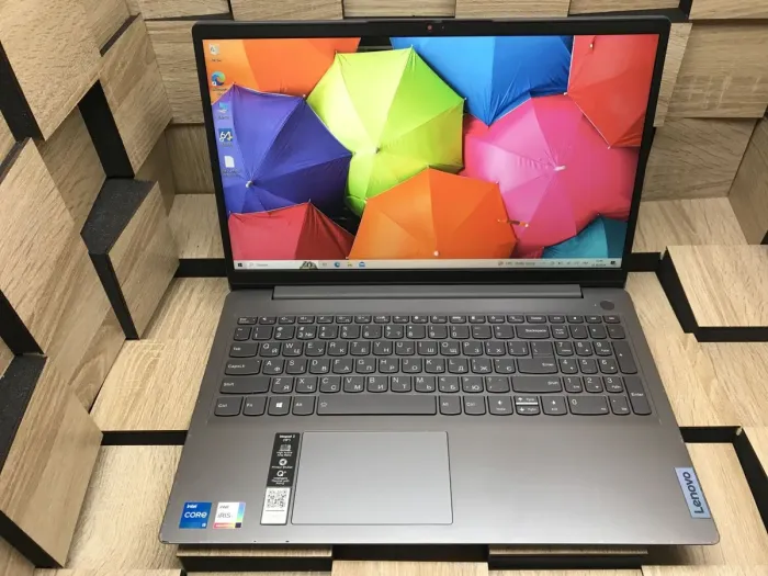 Ноутбук Lenovo IdeaPad 3 15ITL6 / 15.6" (1920x1080) IPS Touch / Intel Core i5-1135G7 (4 (8) ядра по 2.4 - 4.2 GHz) / 8 GB DDR4 / 256 GB SSD M.2 / Intel Iris Xe Graphics / WebCam / HDMI б/в - зображення 2