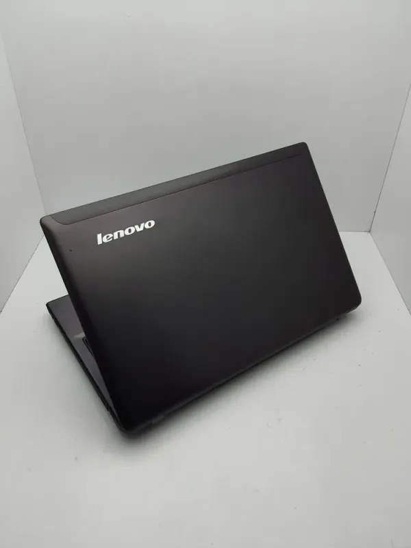 Ноутбук Lenovo IdeaPad Z570 / 15.6" (1366x768) TN / Intel Core i5-2450M (2 (4) ядра по 2.5 - 3.1 GHz) / 6 GB DDR3 / 500 GB HDD / nVidia GeForce GT 540M, 1 GB DDR3, 64-bit / WebCam б/в - зображення 9