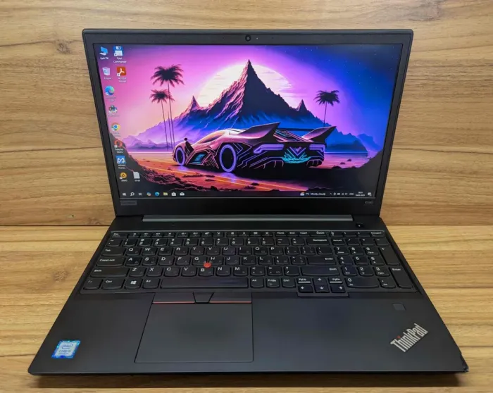 Ноутбук Б-клас Lenovo ThinkPad E590 / 15.6" (1920x1080) IPS / Intel Core i5-8265U (4 (8) ядра по 1.6 - 3.9 GHz) / 8 GB DDR4 / 256 GB SSD / Intel UHD Graphics / WebCam / TouchID / Windows 10 б/в - зображення 2