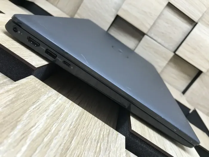 Ноутбук Б-клас Dell Latitude 3520 / 15.6" (1920x1080) IPS Touch / Intel Core i7-1165G7 (4 (8) ядра по 2.8 - 4.7 GHz) / 8 GB DDR4 / 256 GB SSD M.2 / Intel Iris Xe Graphics / USB 3.2 / HDMI / Windows 11 б/в - зображення 5