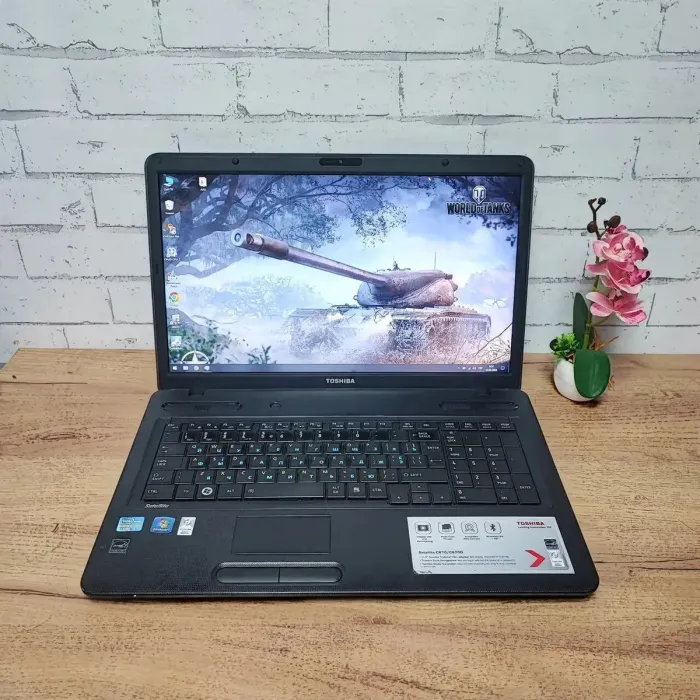Ноутбук Toshiba Satellite C670-19E / 17.3" (1600x900) TN / Intel Core i5-2450M (2 (4) ядра по 2.5 - 3.1 GHz) / 8 GB DDR3 / 128 GB SSD / Intel HD Graphics 3000 / WebCam / DVD-ROM б/в - зображення 2