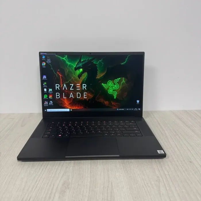 Ігровий ноутбук Razer Blade 15 RZ09-0330 / 15,6" (1920x1080) IPS / Intel Core i7-10875H (8 (16) ядер по 2,3 - 5,1 ГГц) / 16 ГБ DDR4 / 512 ГБ SSD NVMe / nVidia GeForce RTX 2070 Max-Q, 8 ГБ GDDR6, 256-біт / Веб-камера б/в - зображення 2