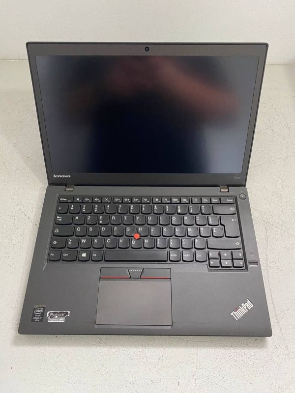 Ноутбук Б-клас Lenovo ThinkPad T450s / 14" (1920x1080) IPS / Intel Core i7-5600U (2 (4) ядра 2.6 - 3.2 GHz) / 12 GB DDR3 / 256 GB SSD / Intel HD Graphics 5500 / WebCam б/в - зображення 2