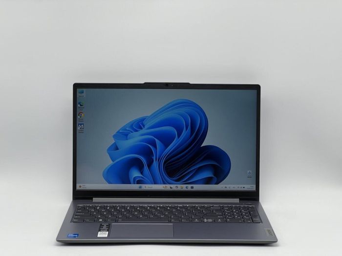 Ноутбук Lenovo IdeaPad Slim 3 15IRU8 / 15.6" (1920x1080) IPS Touch / Intel Core i5-1335U (10 (12) ядра по 3.4 - 4.6 GHz) / 8 GB DDR4 / 240 GB SSD / Intel Iris Xe Graphics / WebCam б/в - зображення 2