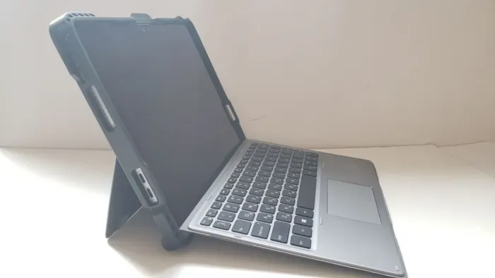 Нетбук-трансформер Dell Latitude 7200 2-in-1 / 12,3" (1920x1080) IPS Touch / Intel Core i5-8365U (4 (8) ядра по 1,6 - 4,1 ГГц) / 8 ГБ DDR3 / 256 ГБ SSD M.2 / Intel UHD Graphics / Веб-камера / Чохол б/в - зображення 2