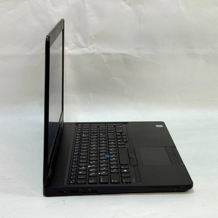 Ноутбук Б-клас Dell Latitude 5580 / 15.6" (1920x1080) TN / Intel Core i5-6300U (2 (4) ядра по 2.4 - 3.0 GHz) / 16 GB DDR4 / 256 GB SSD / Intel HD Graphics 520 / WebCam / Windows 10 Pro б/в - зображення 6