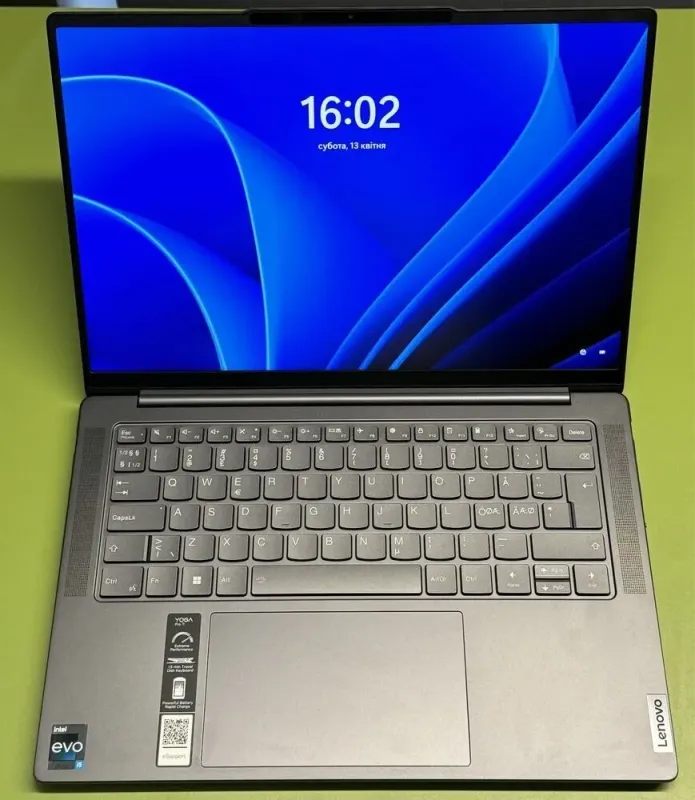 Ультрабук Б-клас Lenovo Yoga Pro 7 / 14.5" (2560x1600) IPS / Intel Core i5-13500H (12 (16) ядер по 3.5 - 4.7 GHz) / 16 GB DDR5 / 512 GB SSD / Intel Iris Xe Graphics / WebCam б/в - зображення 2