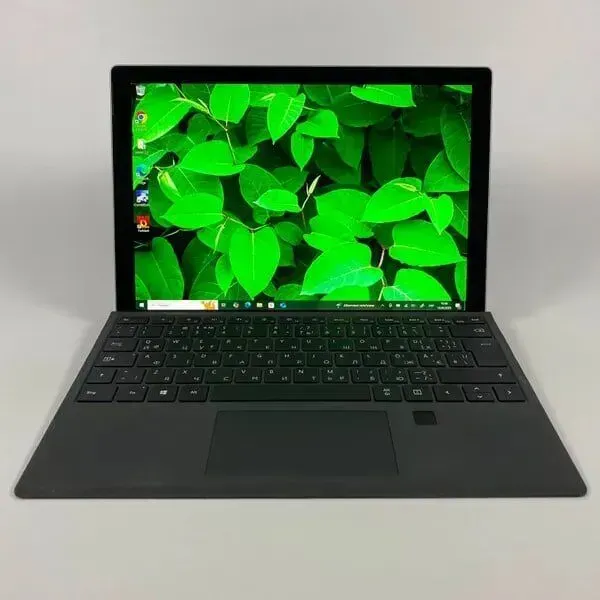 Нетбук-трансформер Microsoft Surface Pro 5 / 12.3" (2736x1824) IPS Touch / Intel Core i5-7300U (2 (4) ядра по 2.6 - 3.5 GHz) / 8 GB DDR3 / 256 GB SSD / Intel HD Graphics 620 / WebCam / TouchID б/в - зображення 2