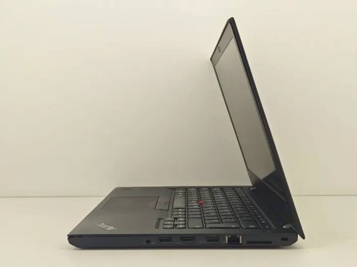 Ноутбук Lenovo ThinkPad T480 / 14" (1920x1080) IPS / Intel Core i5-7300U (2 (4) ядра по 2.6 - 3.5 GHz) / 8 GB DDR4 / 256 GB SSD / Intel HD Graphics 620 / WebCam / 2x АКБ б/у - зображення 5