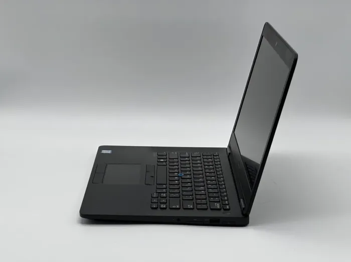 Ультрабук Dell Latitude E7470 / 14" (1920x1080) IPS / Intel Core i5-6300U (2 (4) ядра по 2.4 - 3.0 GHz) / 8 GB DDR4 / 120 GB SSD / Intel HD Graphics 520 / WebCam б/в - зображення 3