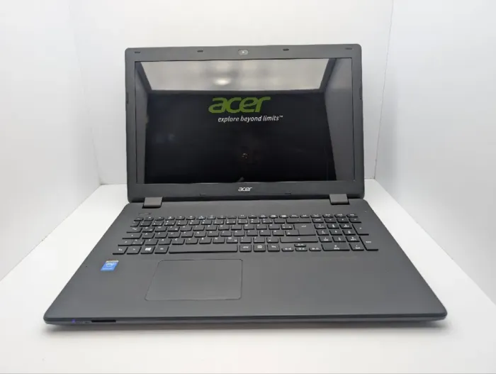 Ноутбук Acer Aspire ES1-711 / 17.3" (1600x900) TN / Intel Pentium N3540 (4 ядра по 2.16 - 2.66 GHz) / 8 GB DDR3 / 120 GB SSD / Intel HD Graphics / WebCam / DVD-ROM б/в - зображення 3