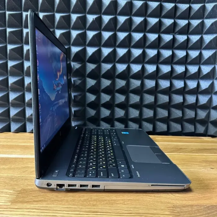 Ноутбук Б-клас HP ProBook 650 G1 / 15.6" (1920x1080) TN / Intel Core i5-4210M (2 (4) ядра по 2.6 - 3.2 GHz) / 8 GB DDR3 / 128 GB SSD / Intel HD Graphics 4600 / WebCam / DVD-ROM б/в - зображення 4