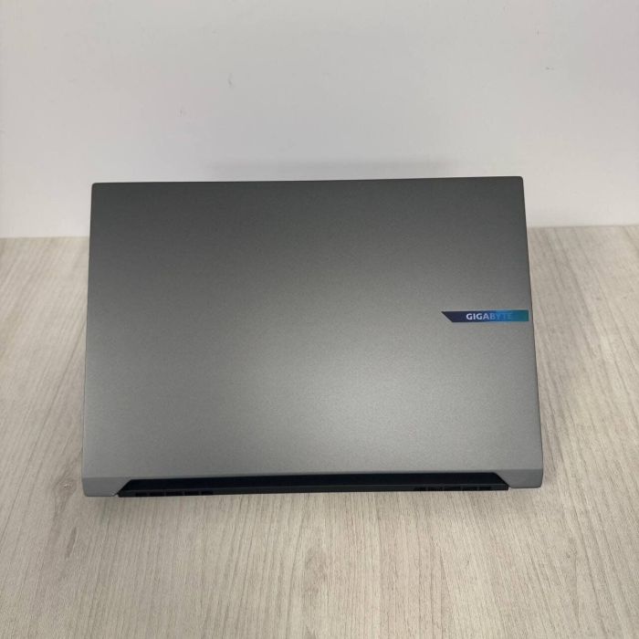Ігровий ноутбук Б-класу Gigabyte Aero X16 1WH / 16" (2560x1600) IPS / AMD Ryzen AI 7 350 (8 (16) ядер по 2,0 - 5,0 ГГц) / 16 ГБ DDR5 / 1000 ГБ SSD NVMe / nVidia GeForce RTX 5070, 8 ГБ GDDR7, 128-біт / WebCam б/в - зображення 7