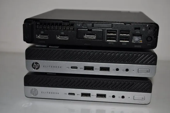 Неттоп HP EliteDesk 800 G3 Desktop Mini USFF / Intel Core i5-6500T (4 ядра по 2.5 - 3.1 GHz) / 12 GB DDR4 / 500 GB SSD / Intel UHD Graphics 630 / Блок живлення б/в - зображення 3