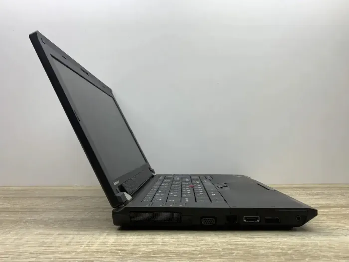 Ноутбук Б-клас Lenovo ThinkPad L420 / 14" (1366x768) TN / Intel Core i5-2430M (2 (4) ядра по 2.4 - 3.0 GHz) / 8 GB DDR3 / 240 GB SSD / Intel HD Graphics 3000 / WebCam б/в - зображення 6