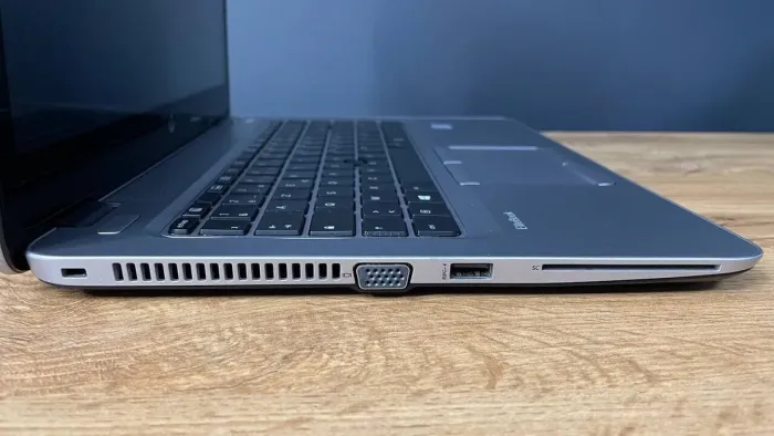 Ультрабук HP EliteBook 840 G3 / 14" (1920x1080) TN Touch / Intel Core i5-6300U (2 (4) ядра по 2.4 - 3.0 GHz) / 8 GB DDR4 / 128 GB SSD + 500 GB HDD / Intel HD Graphics 520 / WebCam / DisplayPort б/в - зображення 3