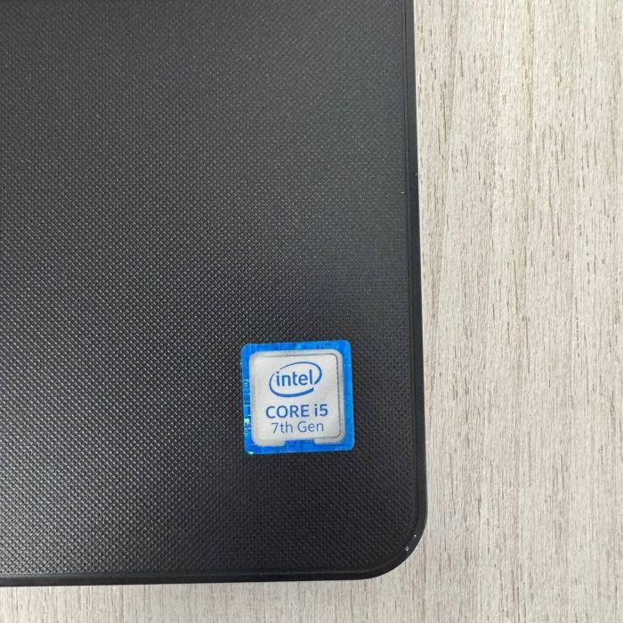 Ноутбук Dell Inspiron 3567 / 15.6" (1366x768) TN / Intel Core i5-7200U (2 (4) ядра по 2.5 - 3.1 GHz) / 8 GB DDR4 / 256 GB SSD / Intel HD Graphics 620 / WebCam б/в - зображення 4