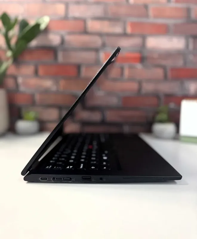 Ультрабук-трансформер Lenovo ThinkPad X13 Yoga Gen1 / 13.3" (1920x1080) IPS Touch / Intel Core i5-10210U (4 (8) ядра по 1.6 - 4.2 GHz) / 16 GB DDR4 / 256 GB SSD / Intel UHD Graphics / WebCam / Стилус / Windows 10 Pro б/в - зображення 6