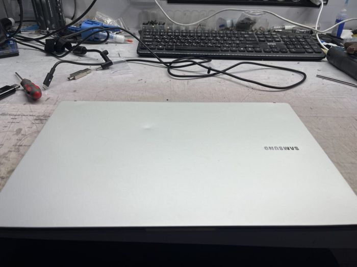 Ноутбук Б-кла Samsung Galaxy Book 15 NP750TDA-XD2US / 15.6" (1920x1080) TN Touch / Intel Core i5-1135G7 (4 (8) ядра по 4.2 GHz) / 16 GB DDR4 / 480 GB SSD / Intel Iris Xe Max DG1, 4 GB GDDR4, 128-bit / WebCam б/в - зображення 9