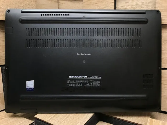 Ноутбук Б-клас Dell Latitude 7480 / 14" (1920x1080) IPS / Intel Core i5-7300U (2 (4) ядра по 2.6 - 3.5 GHz) / 8 GB DDR4 / 256 GB SSD M.2 / Intel HD Graphics 620 / WebCam б/в - зображення 10