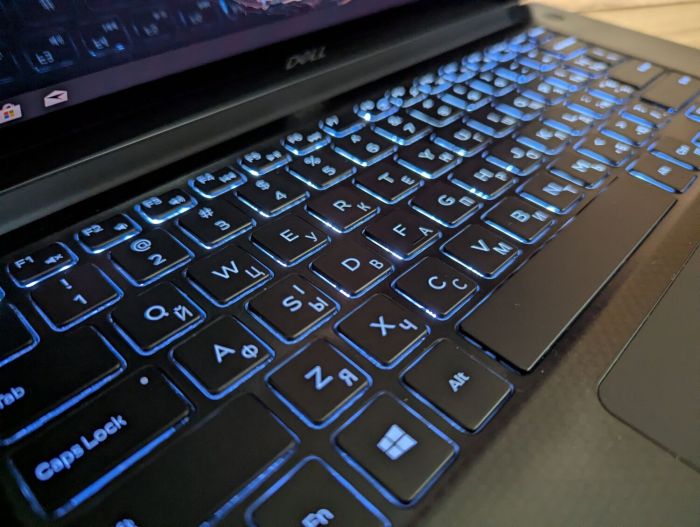 Ігровий ноутбук Dell XPS 15 7590 / 15,6" (3840x2160) IPS Touch / Intel Core i7-8750H (6 (12) ядер по 2.2 - 4.1 GHz) / 32 GB DDR4 / 1000 GB SSD / nVidia GeForce GTX 1650, 4 GB GDDR6, 128-bit / WebCam / Windows 10 б/в - зображення 6