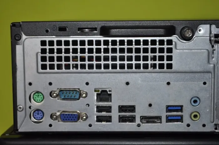 Комп'ютер HP ProDesk 400 G3 SFF / Intel Core i5-6500 (4 ядра по 3.2 - 3.6 GHz) / 16 GB DDR4 / 1000 GB SSD / Intel HD Graphics 530 / DVD-ROM / Windows 11 Pro б/в - зображення 6