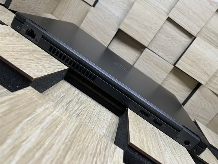 Ноутбук Б-клас Dell Latitude 5480 / 14" (1920x1080) IPS / Intel Core i5-6440HQ (4 ядра по 2.6 - 3.5 GHz) / 8 GB DDR4 / 180 GB SSD / Intel HD Graphics 530 / WebCam / HDMI б/в - зображення 7