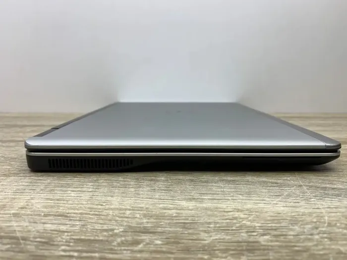 Ноутбук Б-клас Dell Latitude E7440 / 14" (1920x1080) IPS / Intel Core i5-4200U (2 (4) ядра по 1.6 - 2.6 GHz) / 8 GB DDR3 / 120 GB SSD / Intel HD Graphics 4400 / WebCam б/в - зображення 4