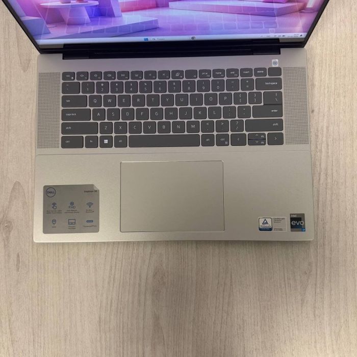 Ультрабук Dell Inspiron 5630 / 16" (1920x1080) IPS Touch / Intel Core i7-1360P (12 (16) ядер по 2.2 - 5.0 GHz) / 16 GB DDR5 / 1000 GB SSD / Intel Iris Xe Graphics / WebCam б/в - изображение 3