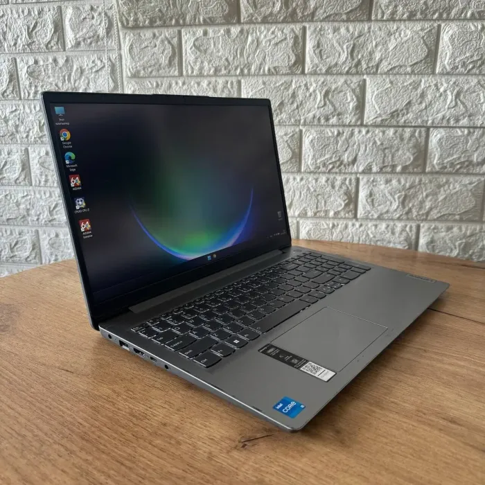 Ультрабук Б-клас Lenovo IdeaPad 3 15IAU7 / 15.6" (1920x1080) IPS Touch / Intel Core i5-1235U (10 (12) ядер по 3.3 - 4.4 GHz) / 8 GB DDR4 / 256 GB SSD / Intel Iris Xe Graphics / WebCam б/в - зображення 4