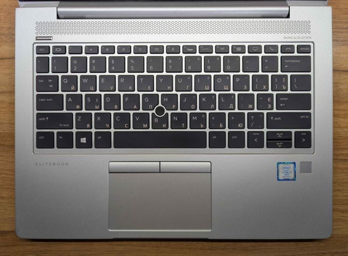 Ультрабук HP EliteBook 830 G5 / 13.3" (1920x1080) IPS Touch / Intel Core i7-8650U (4 (8) ядра по 1.9 - 4.2 GHz) / 16 GB DDR4 / 512 GB SSD / Intel UHD Graphics 620 / WebCam / TouchID / Windows 10 б/в - зображення 3