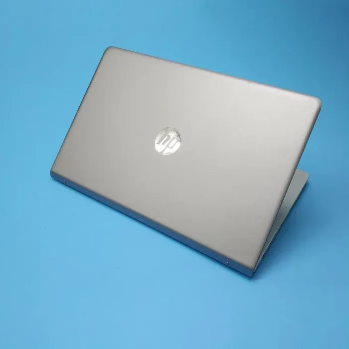 Ноутбук HP Pavilion 15-cc023cl / 15.6" (1366x768) TN Touch / Intel Core i5-7200U (2 (4) ядра по 2.5 - 3.1 GHz) / 12 GB DDR3 / 256 GB SSD / Intel HD Graphics 620 / WebCam / Win 10 Home б/в - зображення 3