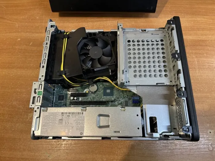 Комп'ютер HP ProDesk 600 G5 SFF / Intel Core i5-9500 (6 ядер по 3.0 - 4.4 GHz) / 8 GB DDR4 / 500 GB SSD / Intel UHD Graphics 630 / 180W / USB 3.1 / DisplayPort б/в - зображення 8