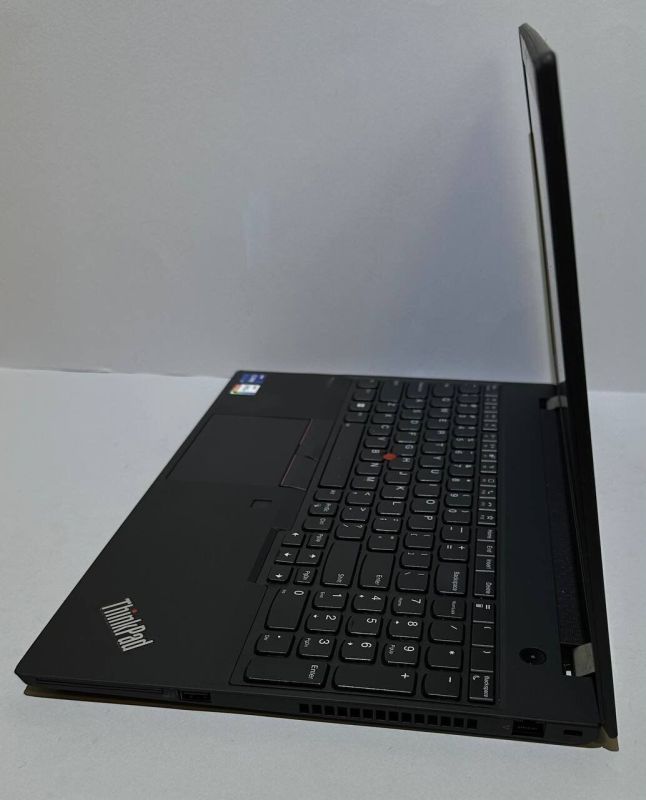 Ультрабук Lenovo ThinkPad T15 Gen 2 / 15.6" (1920x1080) IPS / Intel Core i7-1165G7 (4 (8) ядра по 2.8 - 4.7 GHz) / 16 GB DDR4 / 256 GB SSD / Intel Iris Xe Graphics / WebCam / Win 11 Pro б/в - зображення 4