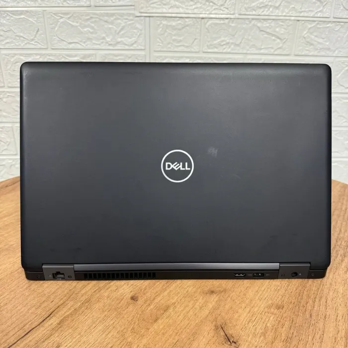 Ноутбук Б-клас Dell Latitude 5590 / 15.6" (1920x1080) IPS / Intel Core i5-8250U (4 (8) ядра по 1.6 - 3.4 GHz) / 8 GB DDR4 / 128 GB SSD / Intel UHD Graphics 620 / WebCam б/в - зображення 3