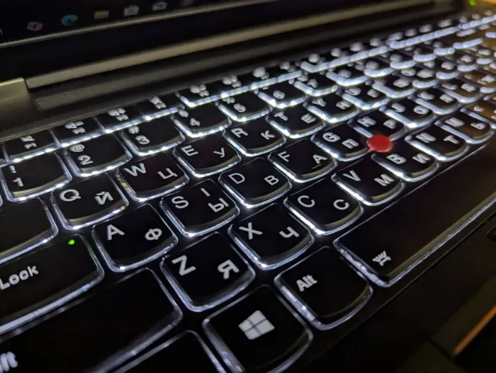 Мобільна робоча станція Lenovo ThinkPad P51 / 15.6" (1920x1080) IPS / Intel Core i7-7700HQ (4 (8) ядра по 2.8 - 3.8 GHz) / 24 GB DDR4 / 480 GB SSD / nVidia Quadro M1200, 4 GB GDDR5, 256-bit / WebCam / TouchID / Windows 10 б/в - зображення 6