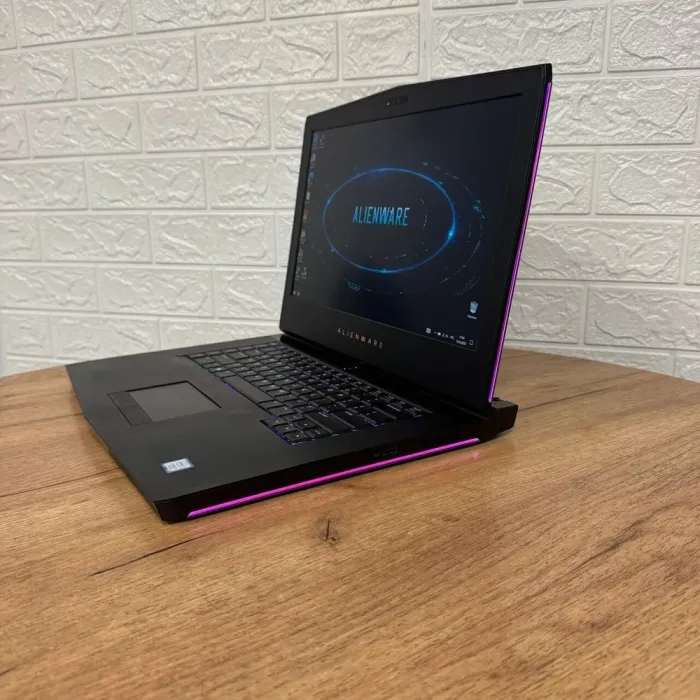 Ігровий ноутбук Б-клас Dell Alienware 15 R3 / 15.6" (1920x1080) IPS / Intel Core i7-7700HQ (4 (8) ядра по 2.8 - 3.8 GHz) / 16 GB DDR4 / 128 GB SSD NVMe + 1000 GB HDD / nVidia GeForce GTX 1070, 8 GB GDDR5, 256-bit / WebCam б/в - зображення 5
