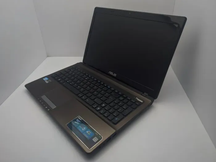 Ігровий ноутбук Asus K53SV / 15.6" (1366x768) TN / Intel Core i5-2410M (2 (4) ядра по 2.3 - 2.9 GHz) / 8 GB DDR3 / 120 GB SSD / nVidia GeForce GT 540M, 2 GB DDR3, 128-bit / WebCam б/в - зображення 3