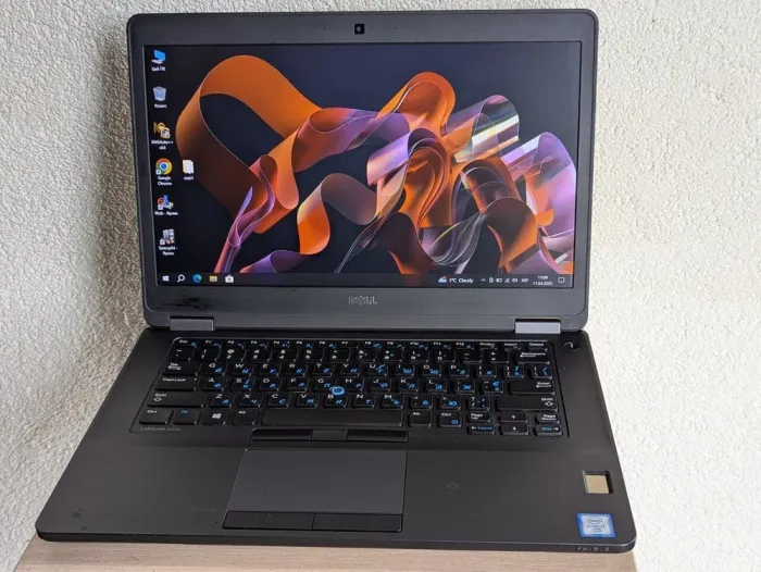 Ноутбук Б-клас Dell Latitude E5470 / 14" (1920x1080) TN / Intel Core i7-6820HQ (4 (8) ядра по 2.7 - 3.6 GHz) / 12 GB DDR4 / 128 GB SSD / Intel HD Graphics 530 / WebCam б/в - зображення 2