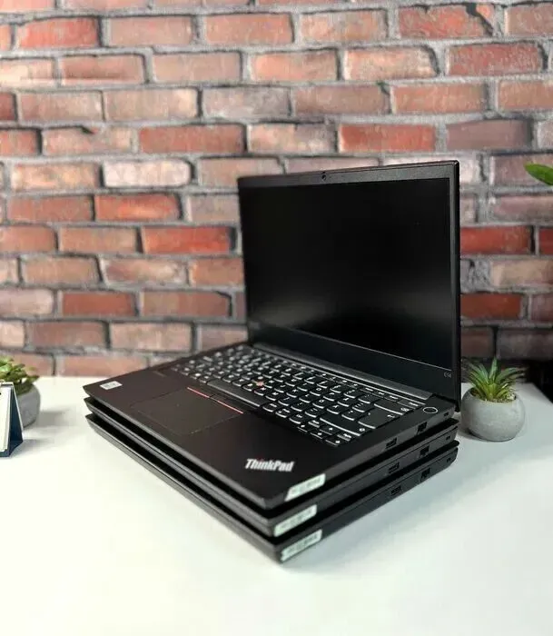 Ноутбук Lenovo ThinkPad E14 / 14" (1920x1080) IPS / Intel Core i5-10210U (4 (8) ядра по 1.6 - 4.2 GHz) / 16 GB DDR4 / 256 GB SSD / Intel UHD Graphics / WebCam / Win 10 Pro б/в - зображення 9