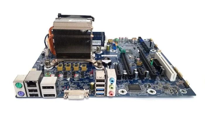 Комплект: Материнська плата HP Z230 / Intel Xeon E3-1240 v3 (4 (8) ядра по 3.4 - 3.8 GHz) / 8 GB DDR3 / Socket LGA1150 / Кулер HP б/в - зображення 3