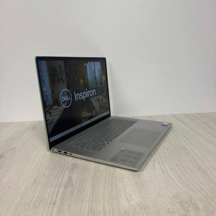 Ноутбук Б-клас Dell Inspiron 16 5620 / 16" (1920x1200) IPS / Intel Core i7-1255U (10 (12) ядер по 1.7 - 4.7 GHz) / 16 GB DDR4 / 1000 GB SSD / Intel Iris Xe Graphics / WebCam б/в - зображення 6