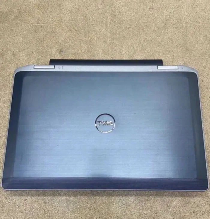 Ультрабук Б-клас Dell Latitude E6320 / 13.3" (1366x768) TN / Intel Core i5-2520M (2 (4) ядра по 2.5 - 3.2 GHz) / 16 GB DDR3 / 240 GB SSD / Intel HD Graphics 3000 / WebCam б/в - зображення 6