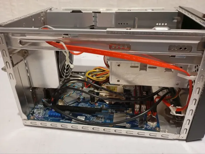 ПК Shuttle XPC Cube SH510R4 Tower / Intel Core i5-2400 (4 ядра по 3.1 - 3.4 GHz) / 8 GB DDR3 / 128 GB SSD / Intel HD Graphics 2000 б/в - зображення 8