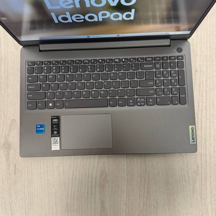 Ультрабук Б-клас Lenovo IdeaPad 3 15IAU7 / 15.6" (1920x1080) IPS / Intel Core i5-1235U (10 (12) ядер по 3.3 - 4.4 GHz) / 8 GB DDR4 / 512 GB SSD / Intel Iris Xe Graphics / WebCam / HDMI б/в - зображення 3