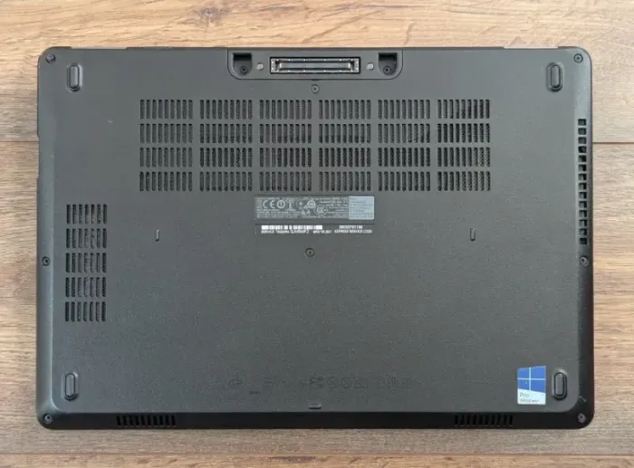 Ультрабук Dell Latitude E5470 / 14" (1366x768) TN / Intel Core i5-6200U (2 (4) ядра по 2.3 - 2.8 GHz) / 16 GB DDR4 / 256 GB SSD / Intel HD Graphics 520 / WebCam б/в - зображення 7