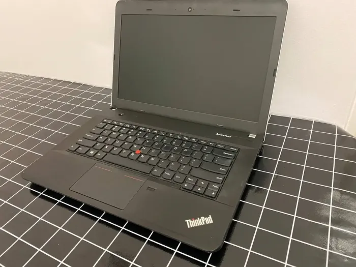 Ноутбук Б-клас Lenovo ThinkPad E440 / 14" (1366x768) TN / Intel Core i3-4000M (2 (4) ядра по 2.4 GHz) / 8 GB DDR3 / 500 GB HDD / Intel HD Graphics 4600 / WebCam / DVD-RW / HDMI б/в - зображення 3