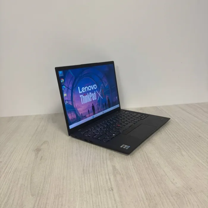 Ультрабук Б-клас Lenovo ThinkPad X1 Carbon Gen 10 / 14" (1920x1080) IPS / Intel Core i7-1255U (10 (12) ядер по 3.5 - 4.7 GHz) / 16 GB DDR5 / 512 GB SSD / Intel Iris Xe Graphics / WebCam б/в - зображення 5