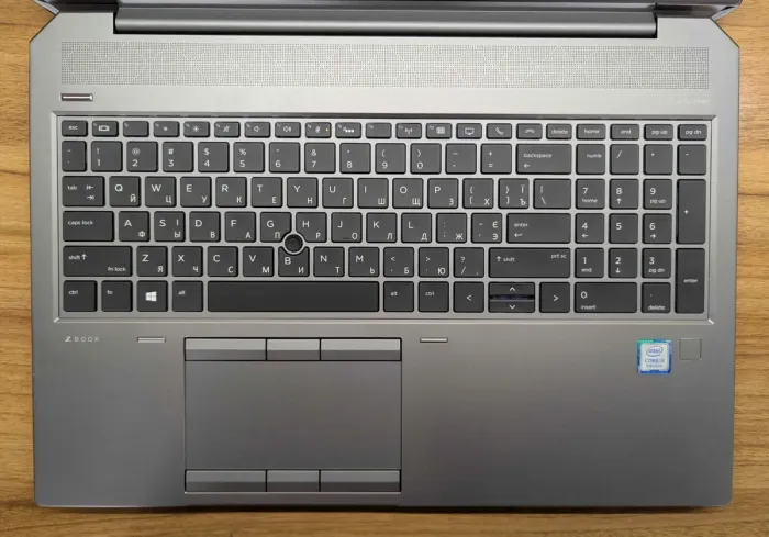 Ноутбук робоча станція HP zBook 15 G5 / 15.6" (1920x1080) IPS / Intel Core i5-8300H (4 (8) ядра по 2.3 - 4.0 GHz) / 16 GB DDR4 / 480 GB SSD / Intel UHD Graphics 630 / TouchID / WebCam / Windows 10 б/в - зображення 3