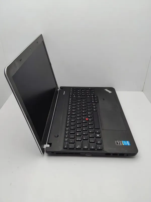 Ноутбук Lenovo E540 / 15.6" (1366x768) TN / Intel Core i5-4300M (2 (4) ядра по 2.6 - 3.3 GHz) / 6 GB DDR3 / 500 GB HDD / Intel HD Graphics 4600 / WebCam б/в - зображення 5